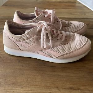 Reebok classic sneakers 👟